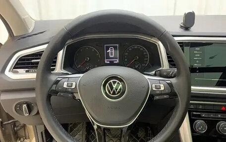 Volkswagen T-Roc I, 2023 год, 1 710 000 рублей, 15 фотография