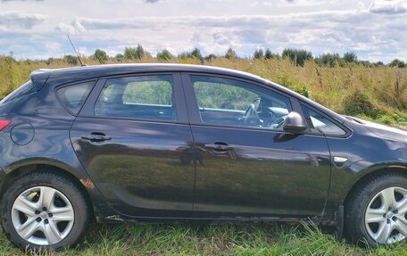 Opel Astra J, 2010 год, 360 000 рублей, 2 фотография