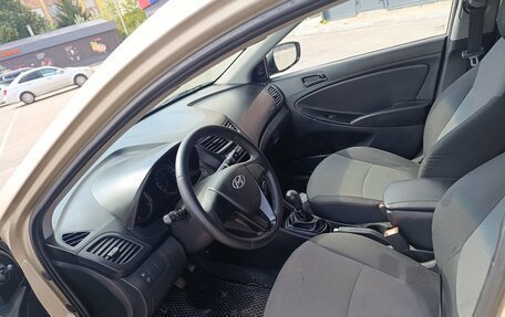Hyundai Solaris II рестайлинг, 2013 год, 690 000 рублей, 8 фотография