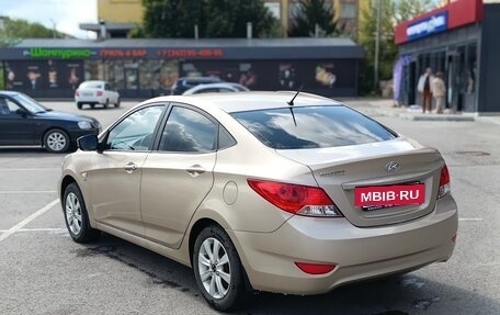 Hyundai Solaris II рестайлинг, 2013 год, 690 000 рублей, 3 фотография