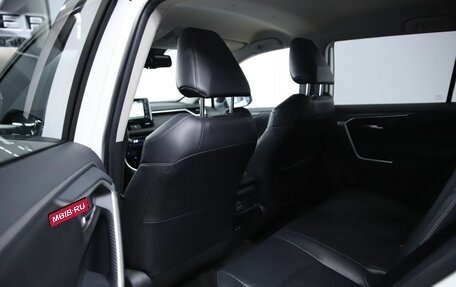 Toyota RAV4, 2020 год, 3 630 000 рублей, 10 фотография