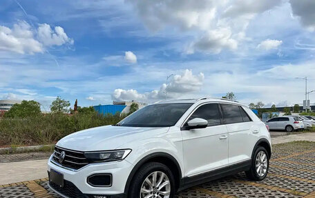 Volkswagen T-Roc I, 2022 год, 1 635 000 рублей, 1 фотография
