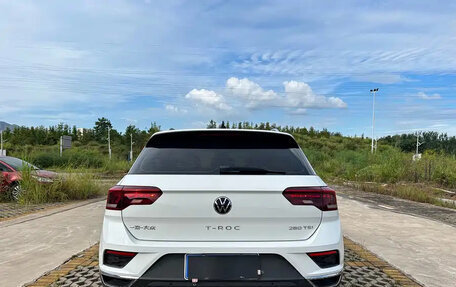 Volkswagen T-Roc I, 2022 год, 1 635 000 рублей, 2 фотография