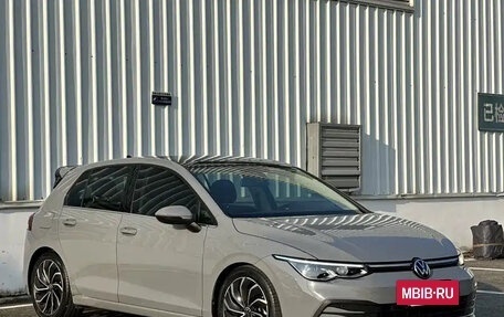 Volkswagen Golf VIII, 2022 год, 1 680 000 рублей, 2 фотография