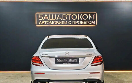 Mercedes-Benz E-Класс, 2018 год, 3 850 000 рублей, 5 фотография