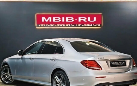 Mercedes-Benz E-Класс, 2018 год, 3 850 000 рублей, 7 фотография
