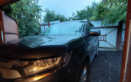 Mitsubishi Outlander III рестайлинг 3, 2019 год, 2 100 000 рублей, 5 фотография
