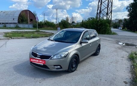 KIA cee'd I рестайлинг, 2010 год, 690 000 рублей, 3 фотография