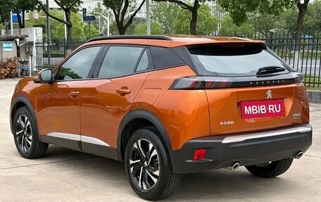 Peugeot 2008 II, 2022 год, 1 270 000 рублей, 4 фотография