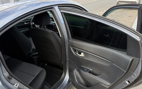 KIA Rio IV, 2018 год, 1 370 000 рублей, 10 фотография