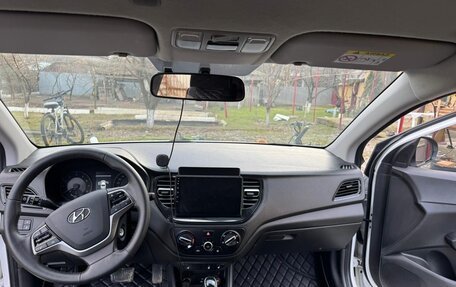 Hyundai Solaris II рестайлинг, 2022 год, 1 500 000 рублей, 5 фотография