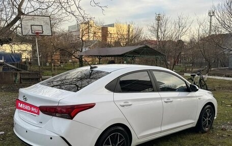 Hyundai Solaris II рестайлинг, 2022 год, 1 500 000 рублей, 6 фотография