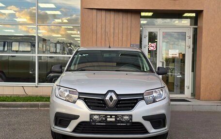 Renault Logan II, 2018 год, 650 000 рублей, 2 фотография