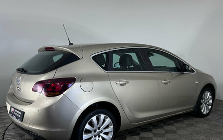 Opel Astra J, 2011 год, 650 000 рублей, 5 фотография