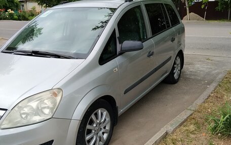 Opel Zafira B, 2008 год, 680 000 рублей, 3 фотография