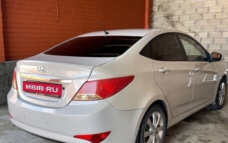 Hyundai Solaris II рестайлинг, 2016 год, 830 000 рублей, 3 фотография
