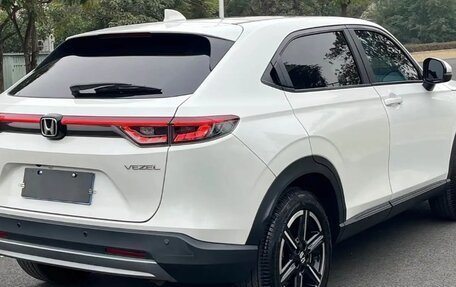 Honda Vezel, 2023 год, 1 845 000 рублей, 3 фотография