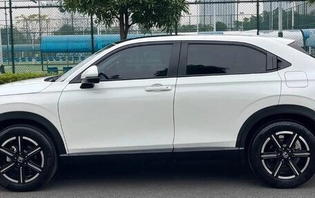 Honda Vezel, 2023 год, 1 845 000 рублей, 2 фотография