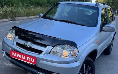 Chevrolet Niva I рестайлинг, 2010 год, 499 000 рублей, 3 фотография