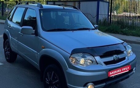 Chevrolet Niva I рестайлинг, 2010 год, 499 000 рублей, 2 фотография