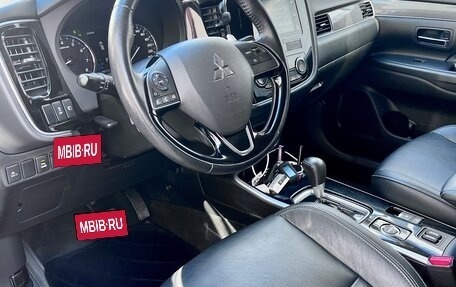 Mitsubishi Outlander III рестайлинг 3, 2019 год, 2 350 000 рублей, 7 фотография