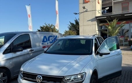 Volkswagen Tiguan II, 2018 год, 2 200 000 рублей, 1 фотография