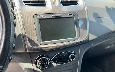Renault Logan II, 2018 год, 1 400 000 рублей, 7 фотография