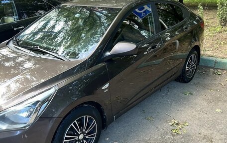 Hyundai Solaris II рестайлинг, 2014 год, 950 000 рублей, 2 фотография