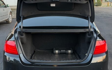 BMW 5 серия, 2011 год, 2 200 000 рублей, 23 фотография