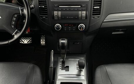 Mitsubishi Pajero IV, 2013 год, 2 249 000 рублей, 13 фотография