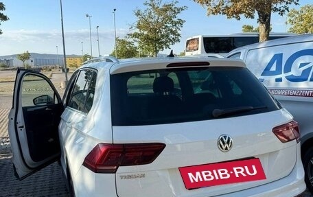 Volkswagen Tiguan II, 2018 год, 2 200 000 рублей, 3 фотография