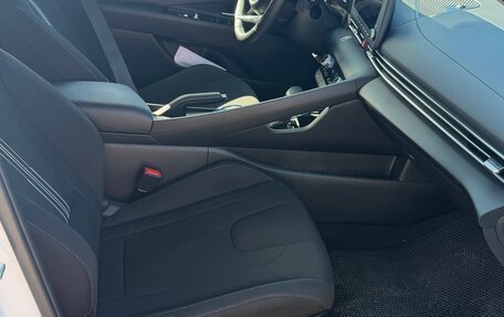 Hyundai Elantra, 2024 год, 2 899 000 рублей, 9 фотография
