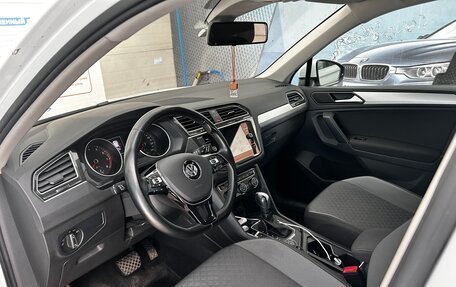 Volkswagen Tiguan II, 2020 год, 2 600 000 рублей, 9 фотография