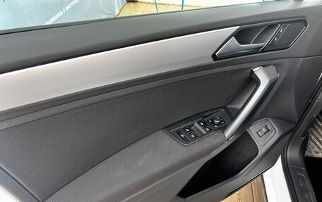 Volkswagen Tiguan II, 2020 год, 2 600 000 рублей, 11 фотография