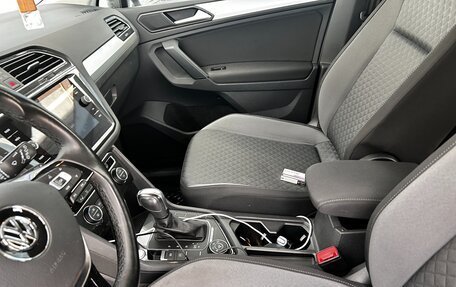 Volkswagen Tiguan II, 2020 год, 2 600 000 рублей, 16 фотография