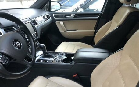 Volkswagen Touareg III, 2016 год, 2 700 000 рублей, 6 фотография
