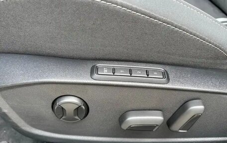 Volkswagen Golf VIII, 2022 год, 2 100 000 рублей, 7 фотография
