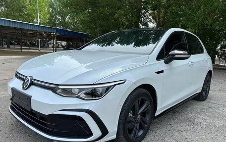 Volkswagen Golf VIII, 2022 год, 2 100 000 рублей, 2 фотография