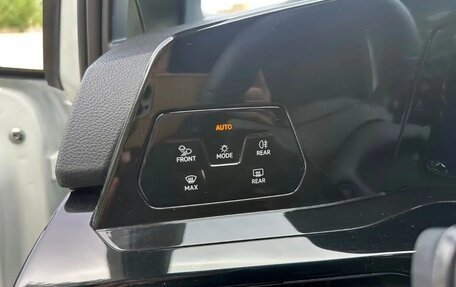 Volkswagen Golf VIII, 2022 год, 2 100 000 рублей, 8 фотография