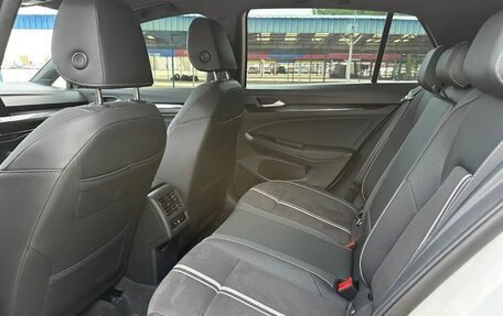 Volkswagen Golf VIII, 2022 год, 2 100 000 рублей, 12 фотография