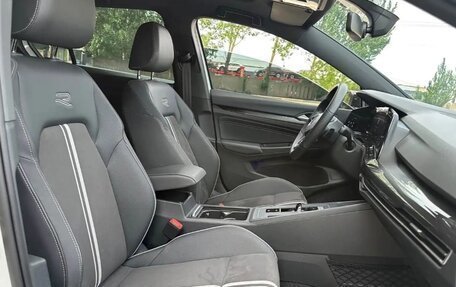 Volkswagen Golf VIII, 2022 год, 2 100 000 рублей, 14 фотография