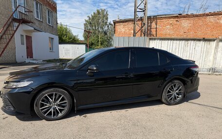 Toyota Camry, 2021 год, 2 620 000 рублей, 2 фотография