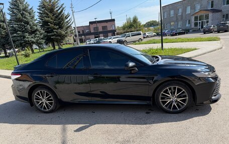 Toyota Camry, 2021 год, 2 620 000 рублей, 7 фотография