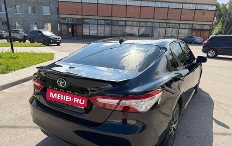 Toyota Camry, 2021 год, 2 620 000 рублей, 8 фотография