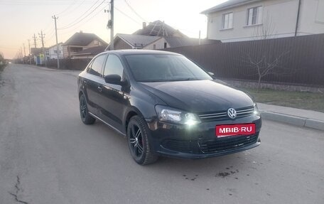 Volkswagen Polo VI (EU Market), 2011 год, 390 000 рублей, 2 фотография