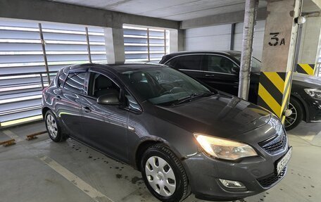 Opel Astra J, 2011 год, 320 000 рублей, 2 фотография
