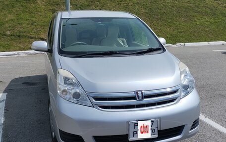 Toyota ISis I, 2010 год, 1 250 000 рублей, 2 фотография