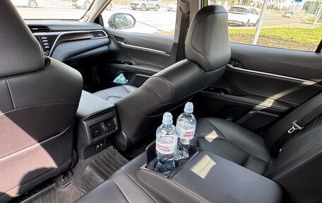 Toyota Camry, 2019 год, 2 800 000 рублей, 12 фотография