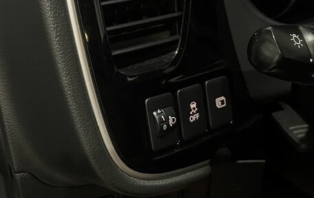 Mitsubishi Outlander III рестайлинг 3, 2018 год, 1 855 000 рублей, 18 фотография