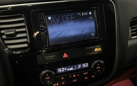 Mitsubishi Outlander III рестайлинг 3, 2018 год, 1 855 000 рублей, 14 фотография